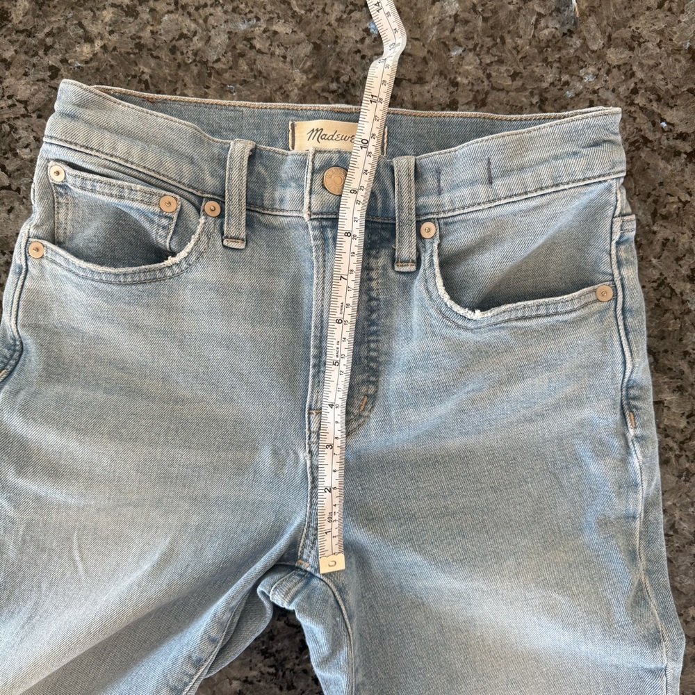 MADEWELL Perfect Vintage 10” High Rise Jean in Ellicott Wash, Raw Hem, Size 25P - Picture 6 of 10
